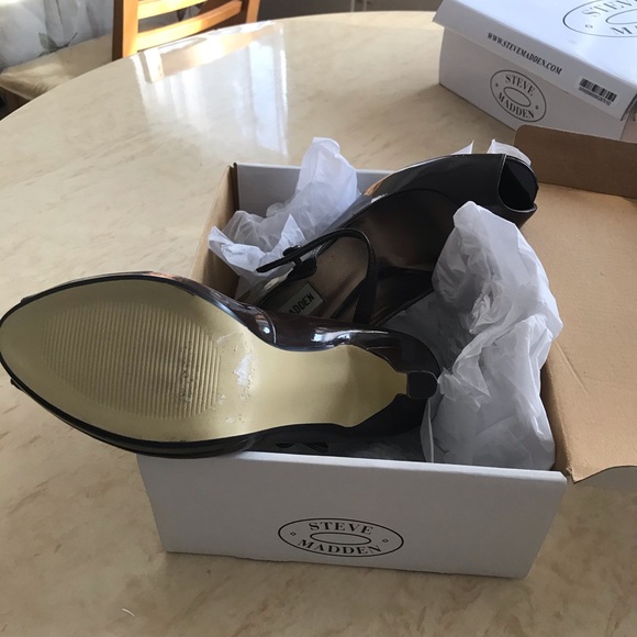 Shoes - Picture 3 of 3